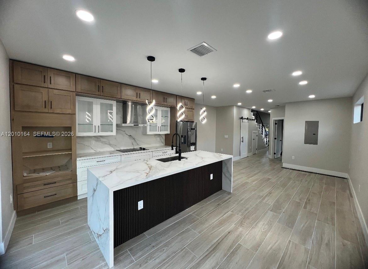 17TH AVE MANOR - Residential