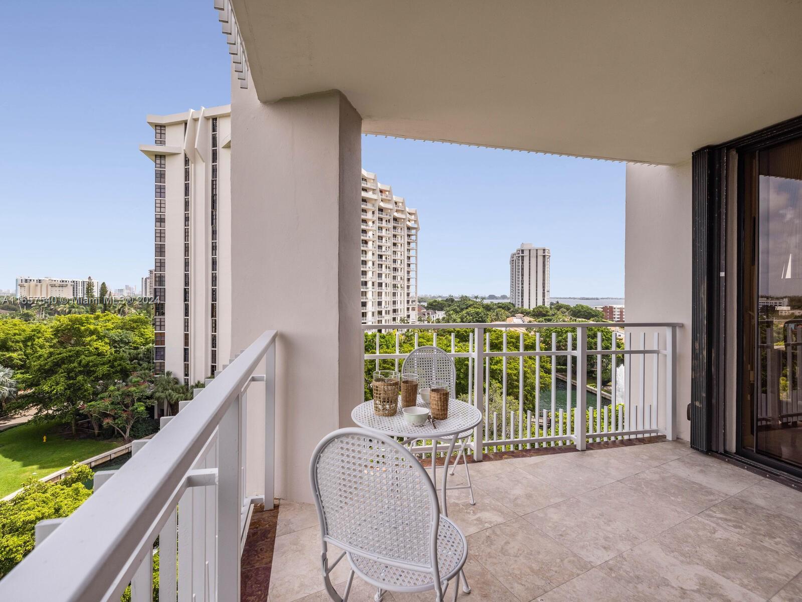 2000 Towerside Ter 901, Miami, Broward County, Florida - 2 Bedrooms  
2 Bathrooms - 