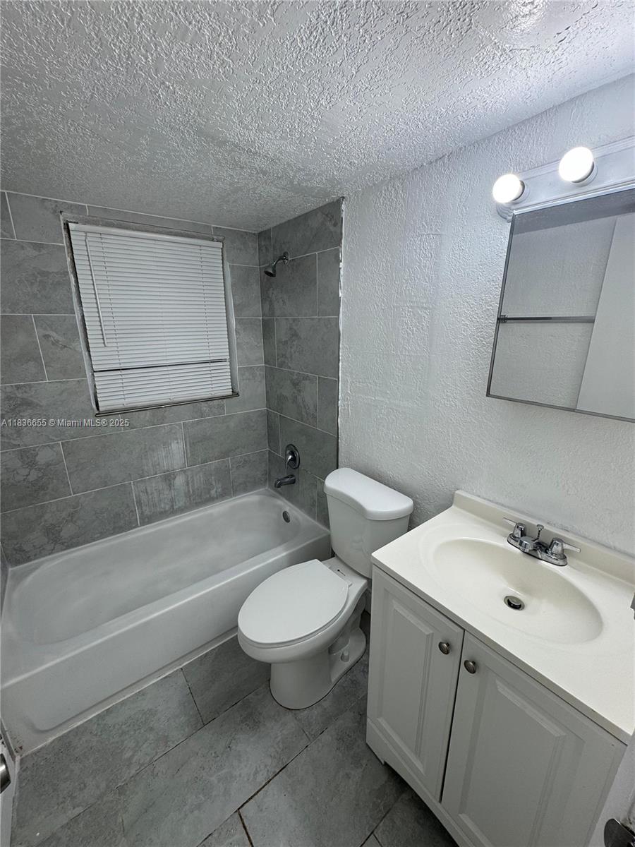 840 NW 5th Ave 1