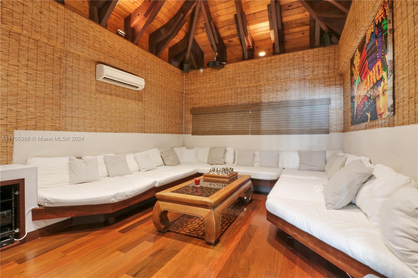 SAN MARINO ISLAND - Residential Lease