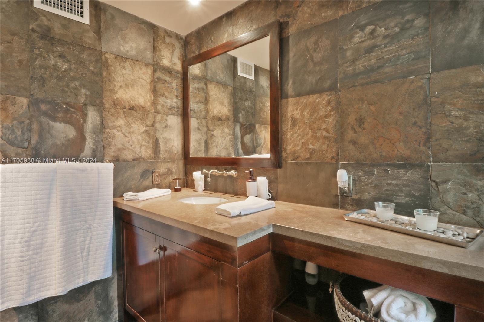 SAN MARINO ISLAND - Residential Lease