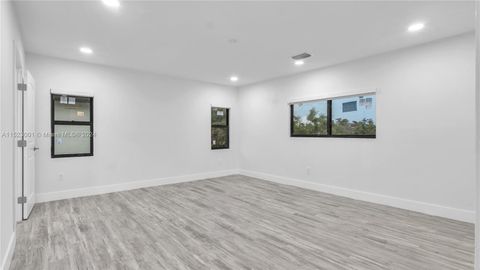 Single Family Residence in Lauderhill FL 4840 73rd Ave Ave 32.jpg