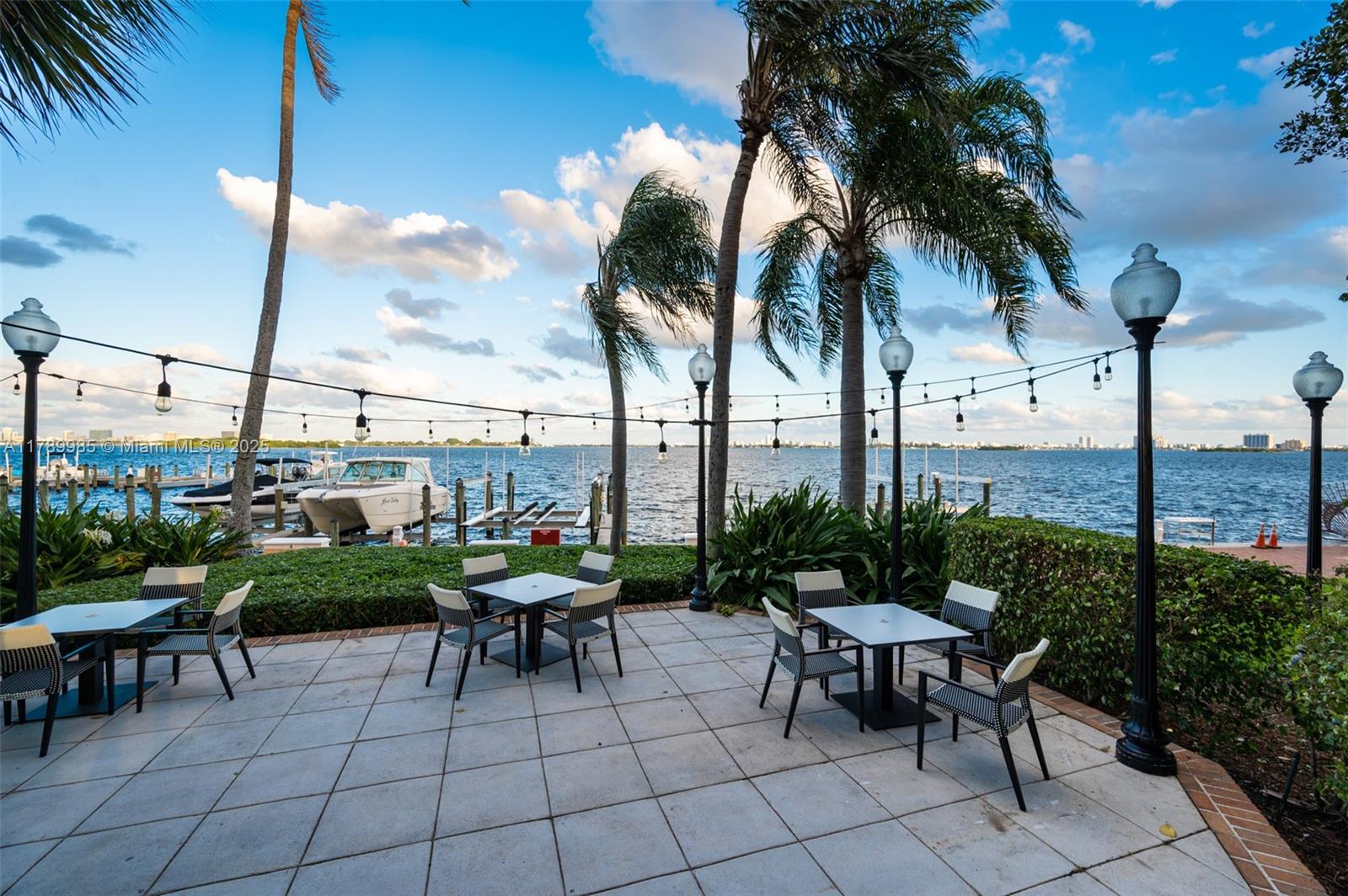 THE TOWERS OF QUAYSIDE CO - Residential Lease