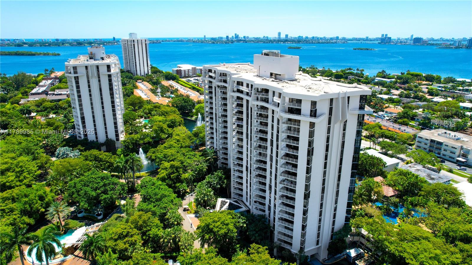 THE TOWERS OF QUAYSIDE CO - Residential Lease