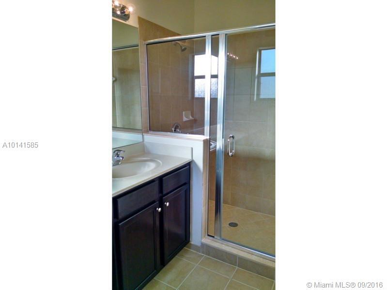 VENETIAN PARC WEST - Residential Lease