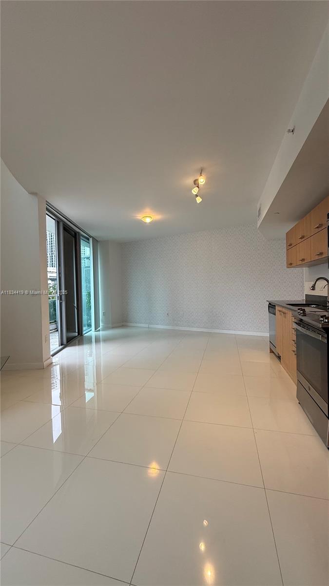 WIND CONDO - Residential