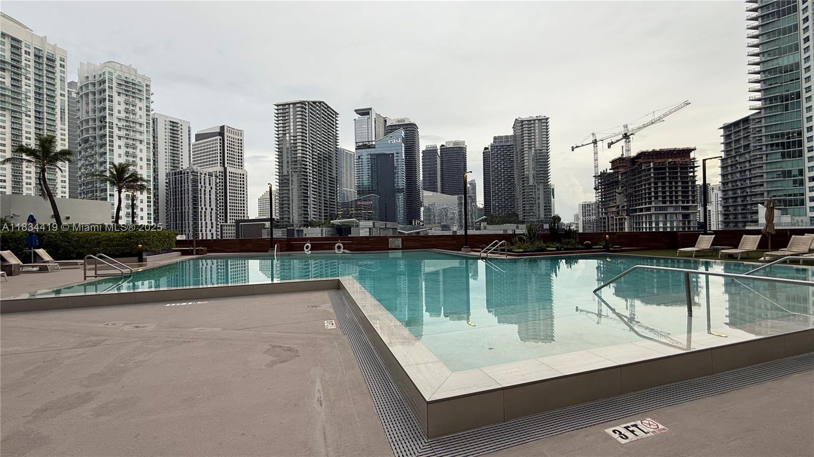 WIND CONDO - Residential