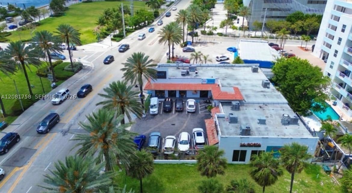 2915 E Las Olas Blvd