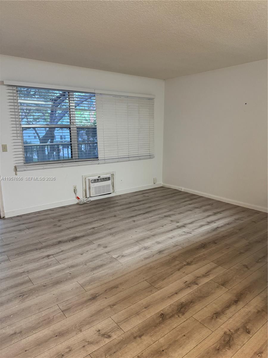 NEW HAMPTON AT CENTURY VI - Residential