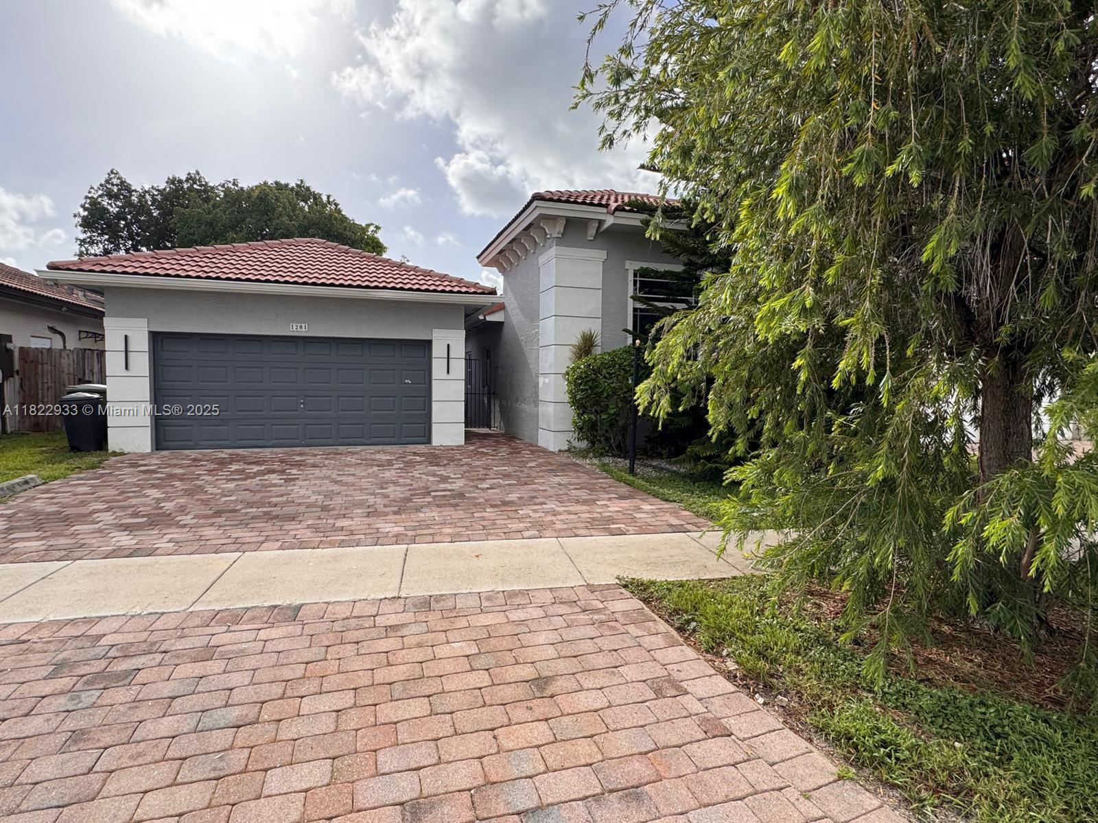 Gorgeous and spacious 4 bedroom,2 bathroom, 2 car garage , single family home in a private community,Great investment opportunity,home located close to turnpike ,restaurants.A+ schools,Baptist Hospital,low maintenance,easy to see,you can contact me whatsApp or text for quick response.