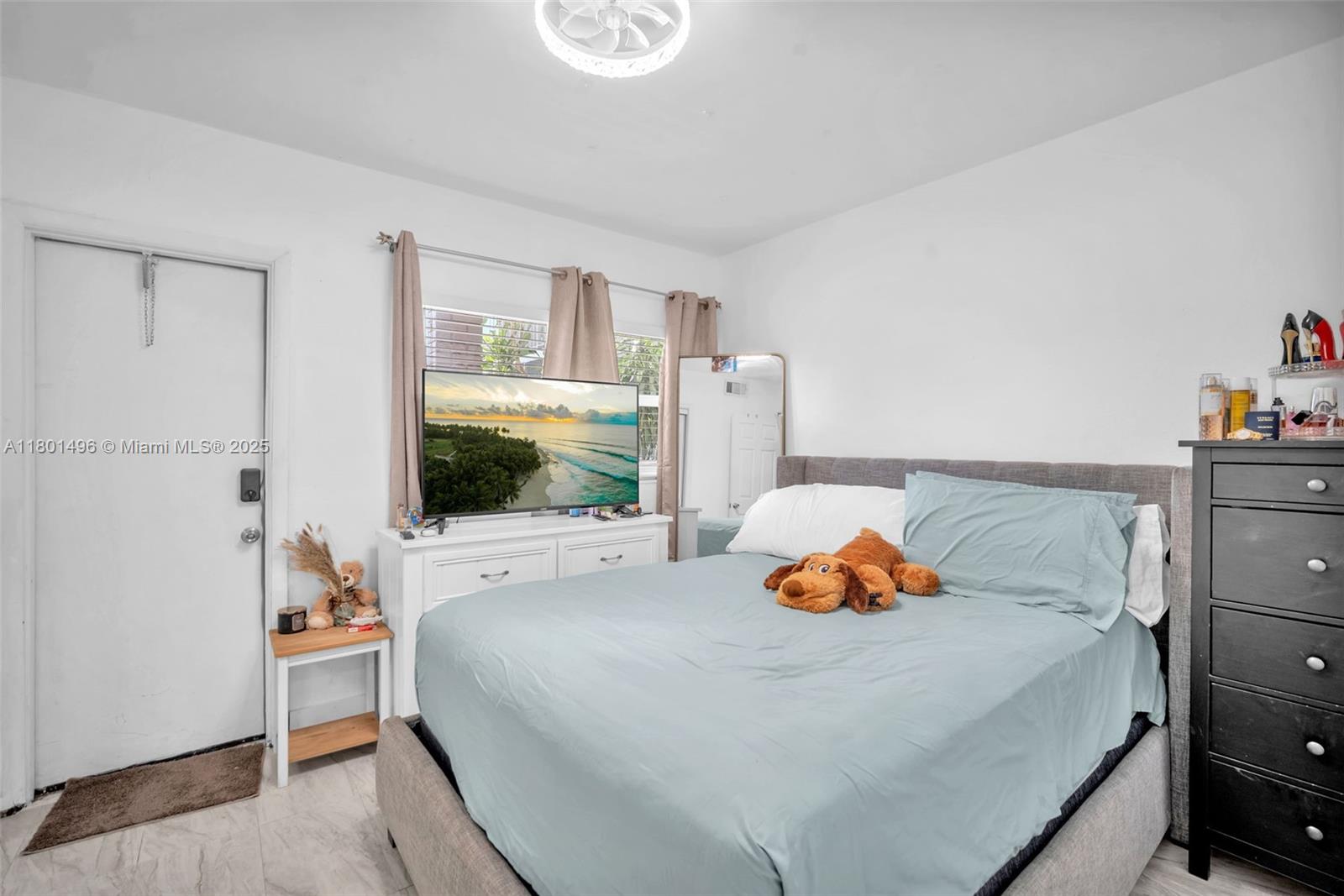 OAKLAND EAST MANORS CONDO - Residential