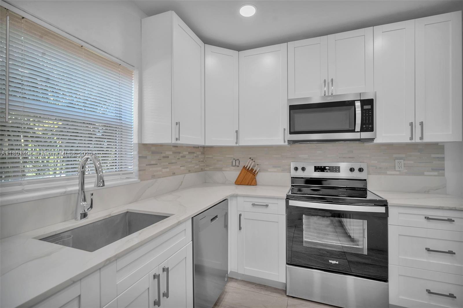 OAKLAND EAST MANORS CONDO - Residential