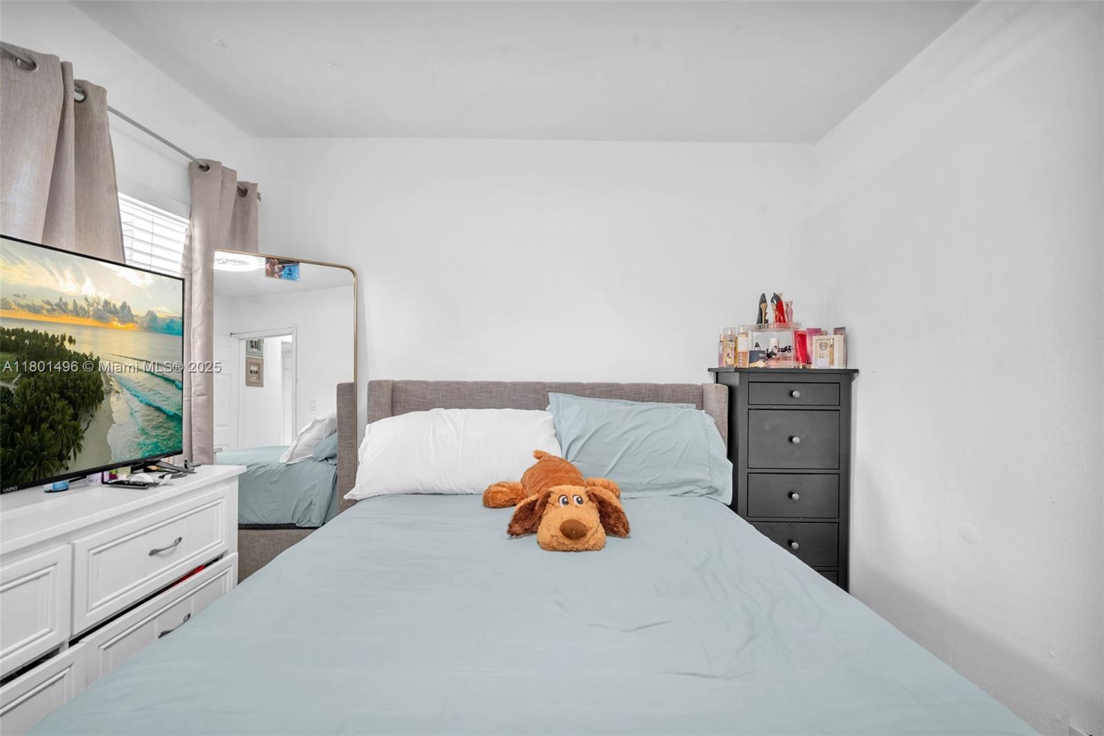 OAKLAND EAST MANORS CONDO - Residential