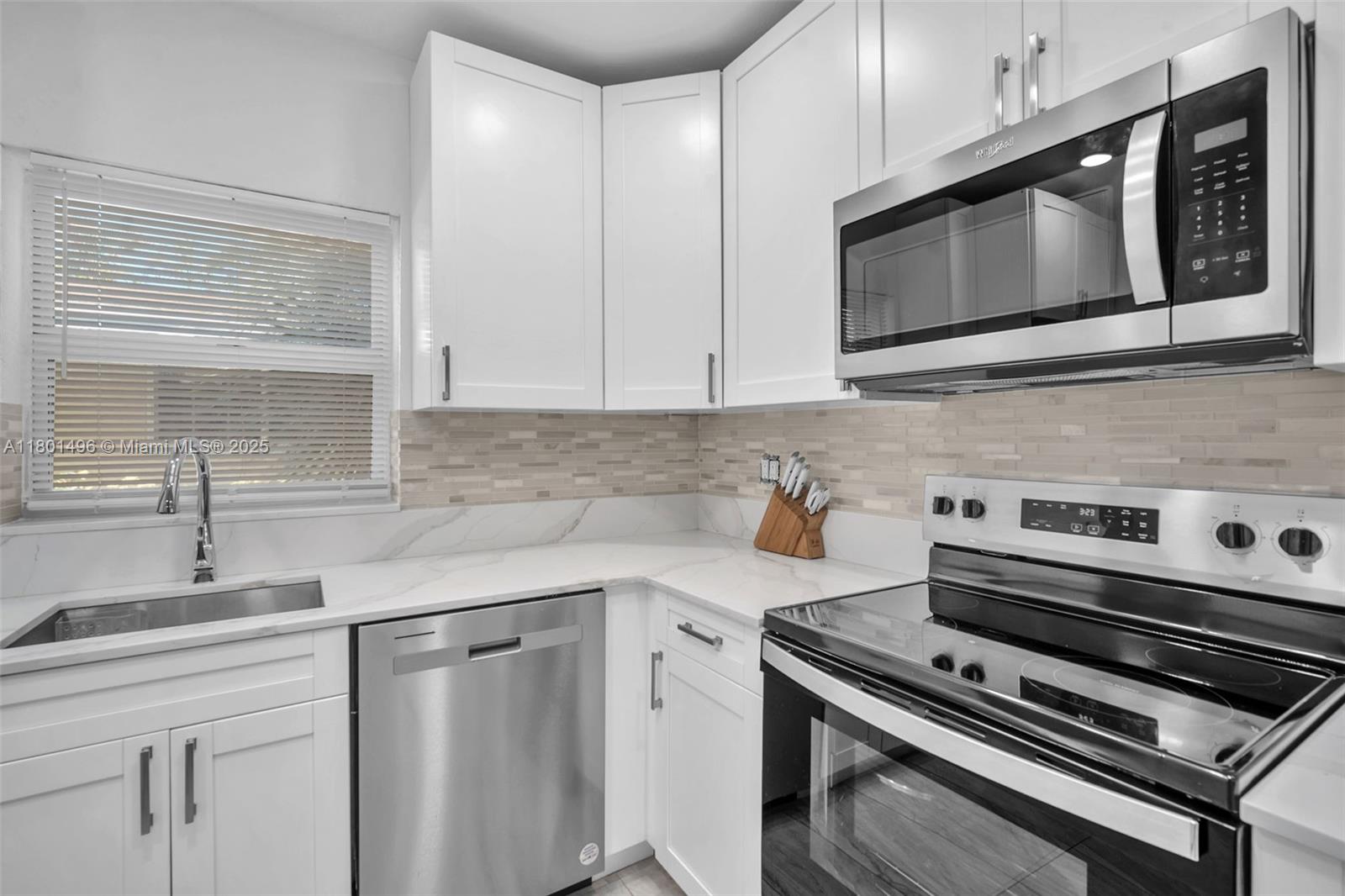 OAKLAND EAST MANORS CONDO - Residential