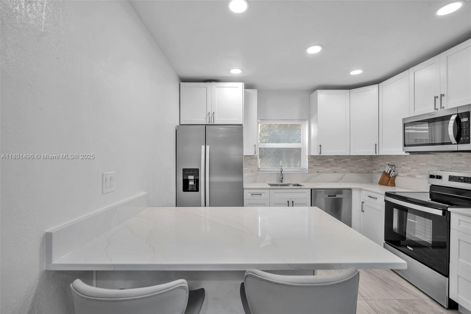 OAKLAND EAST MANORS CONDO - Residential