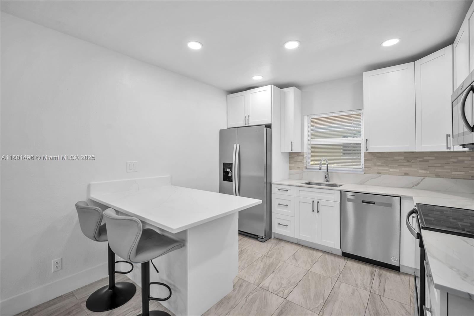 OAKLAND EAST MANORS CONDO - Residential