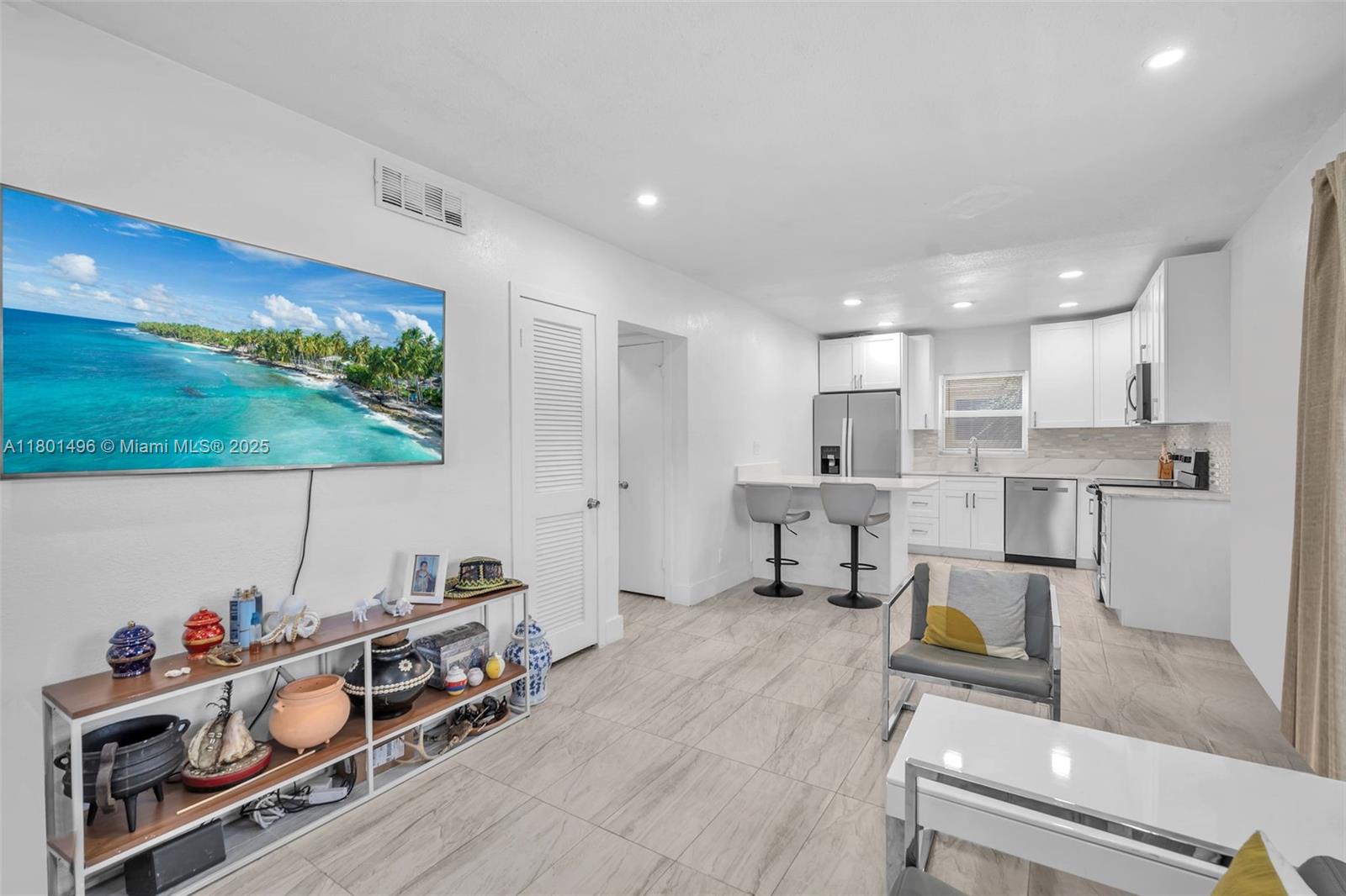 1581 NE 34th Ct 115