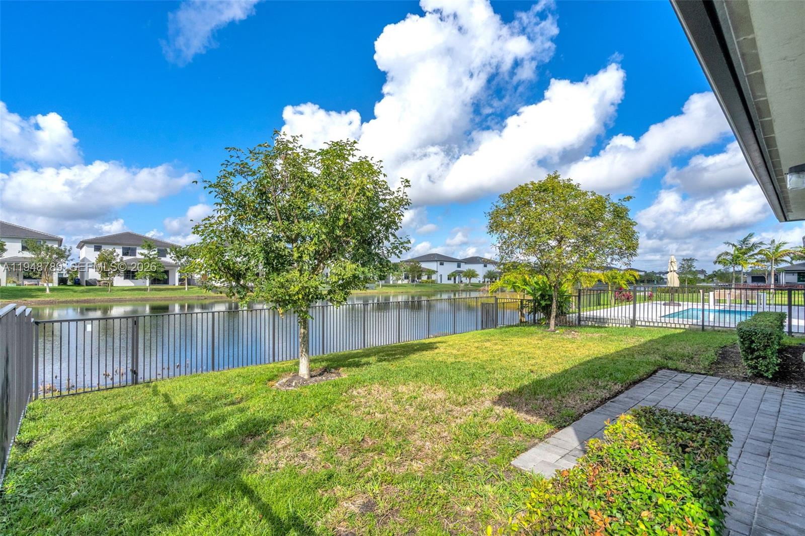 TUSCAN ISLES - Residential