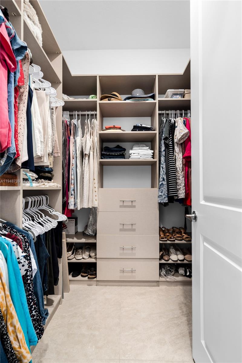 TUSCAN ISLES - Residential