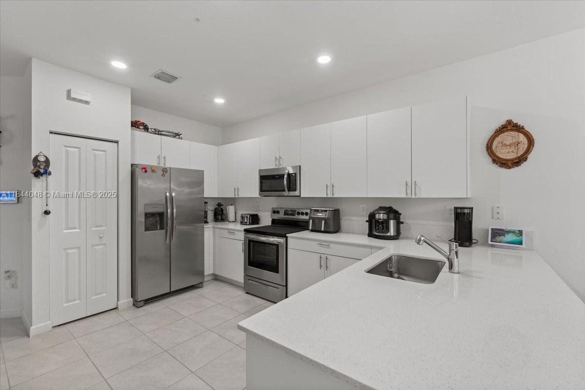 SILVER PALM RESIDENTIAL H - Residential