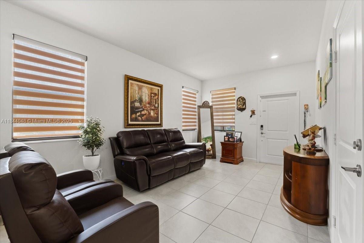 SILVER PALM RESIDENTIAL H - Residential