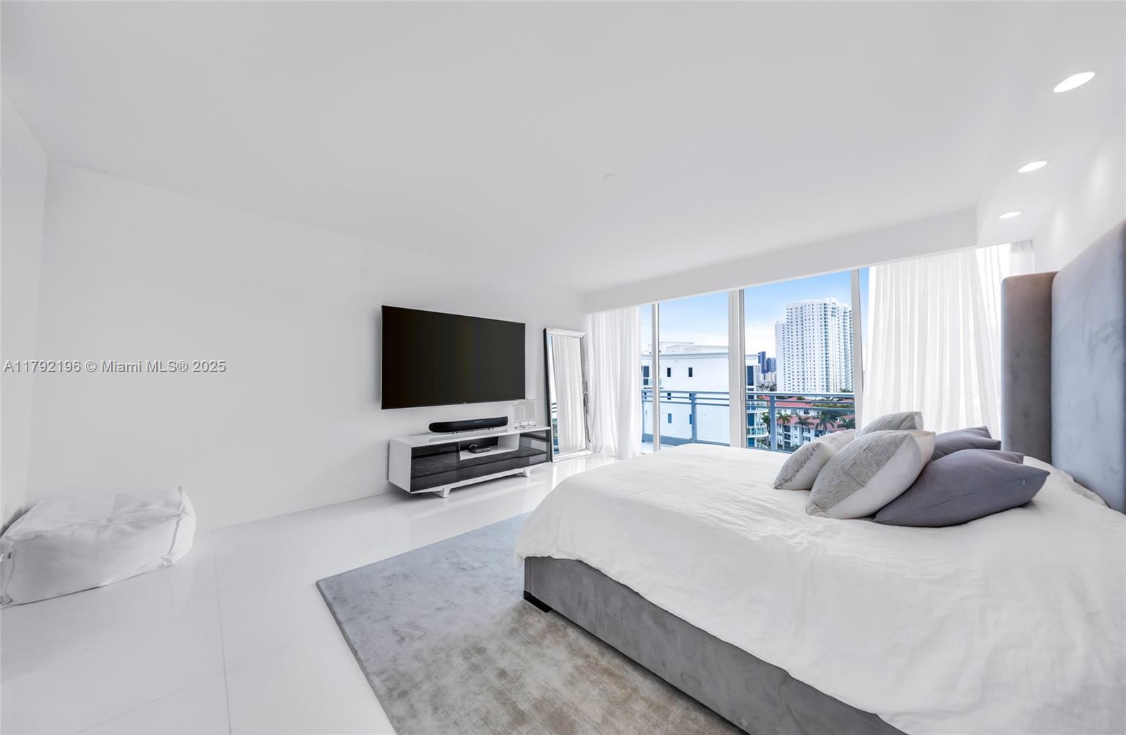 ARTECH RESIDENCES - Residential