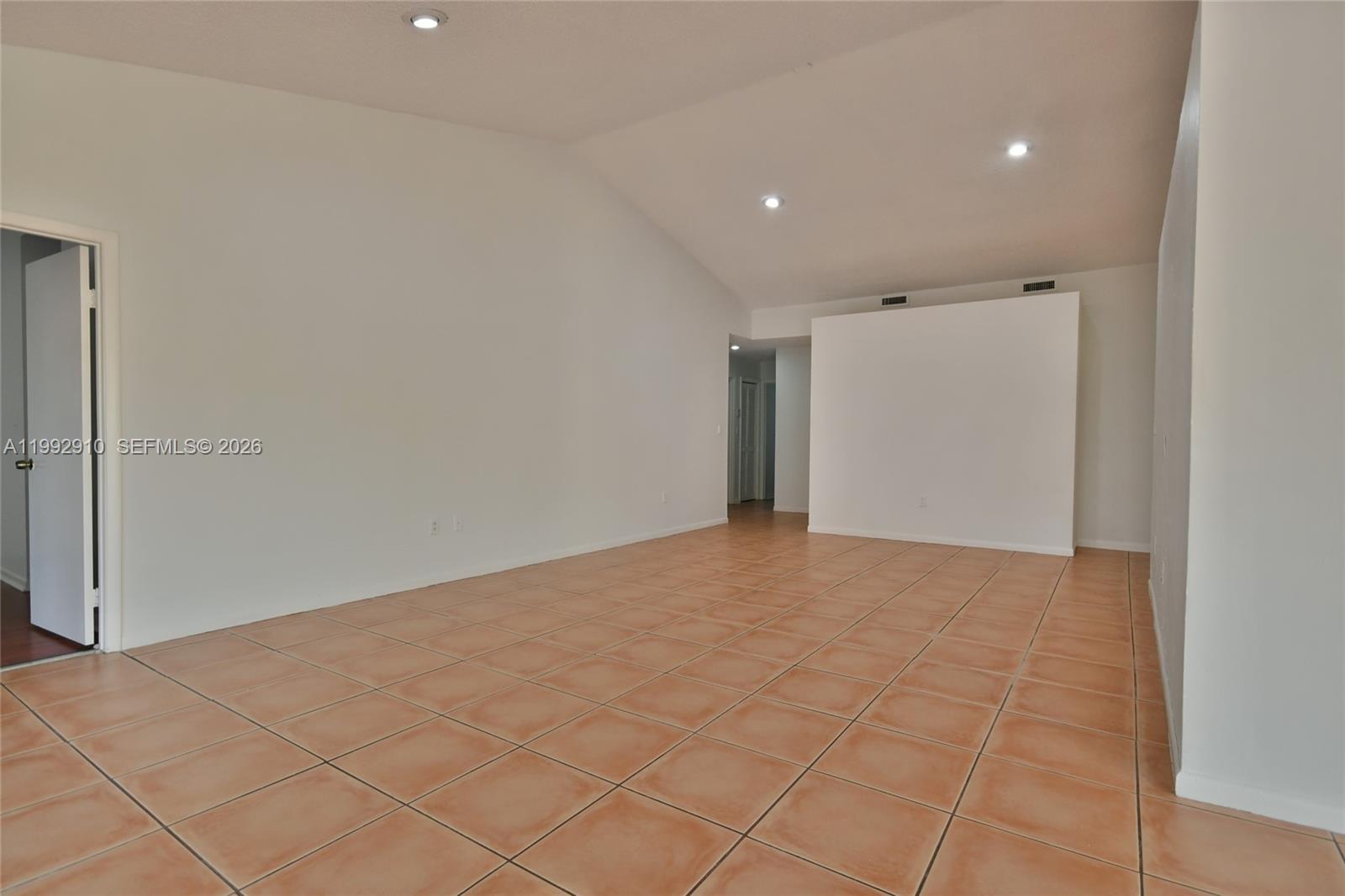 DORAL DUNES 1ST ADDN - Residential Lease