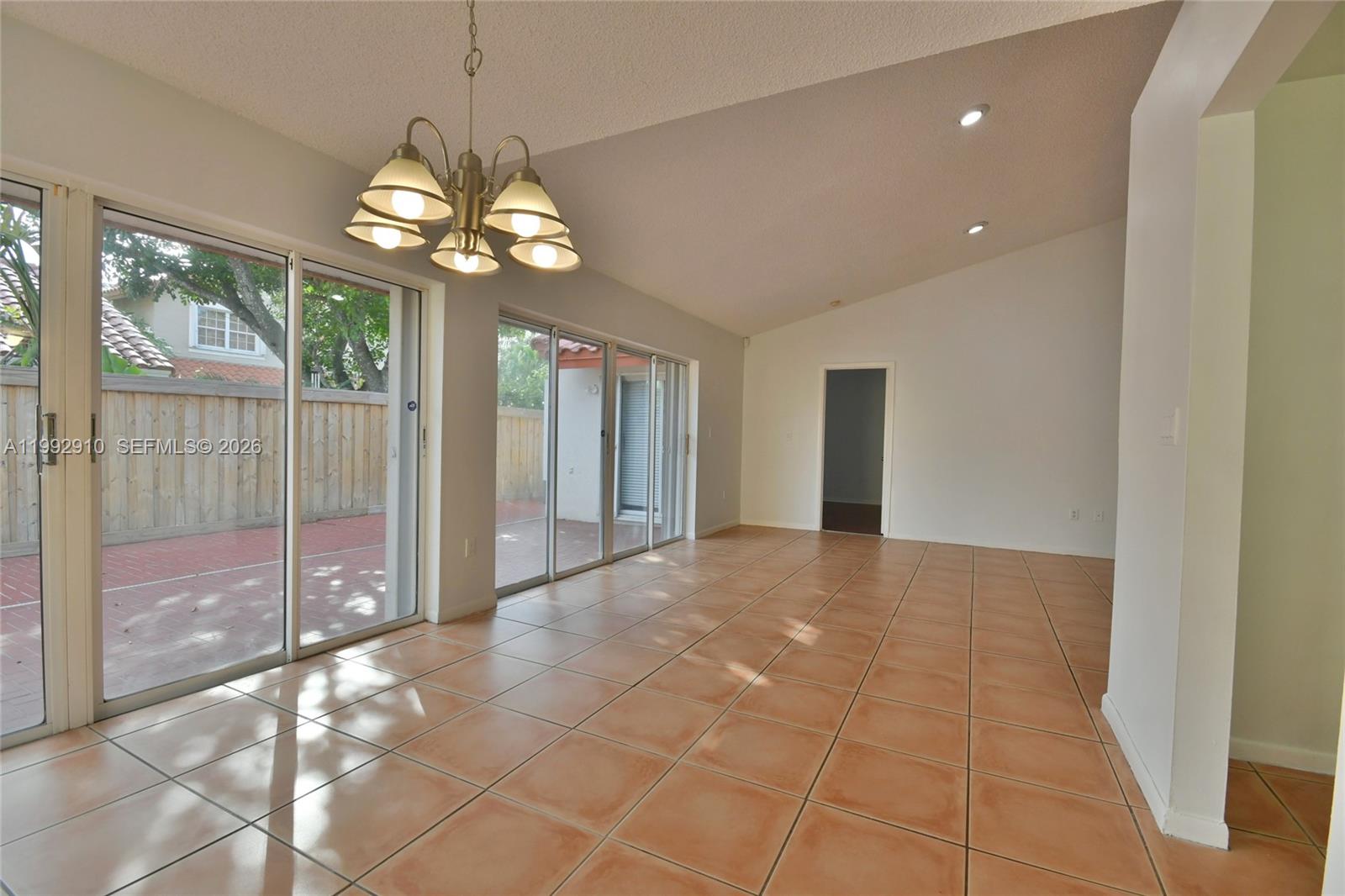 DORAL DUNES 1ST ADDN - Residential Lease