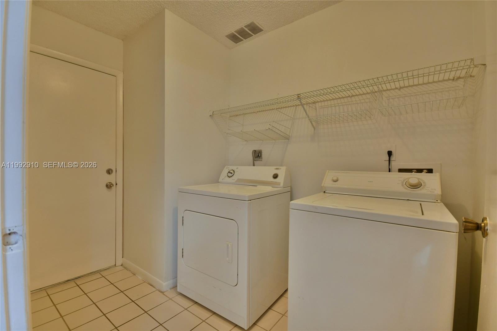 DORAL DUNES 1ST ADDN - Residential Lease
