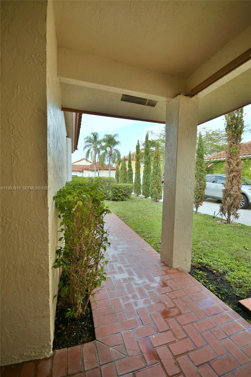 DORAL DUNES 1ST ADDN - Residential Lease