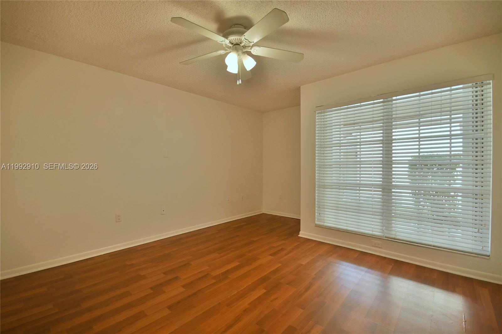 DORAL DUNES 1ST ADDN - Residential Lease