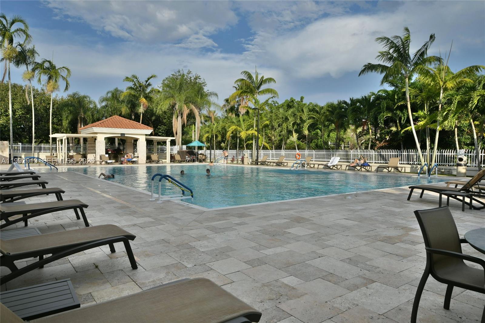 DORAL DUNES 1ST ADDN - Residential Lease