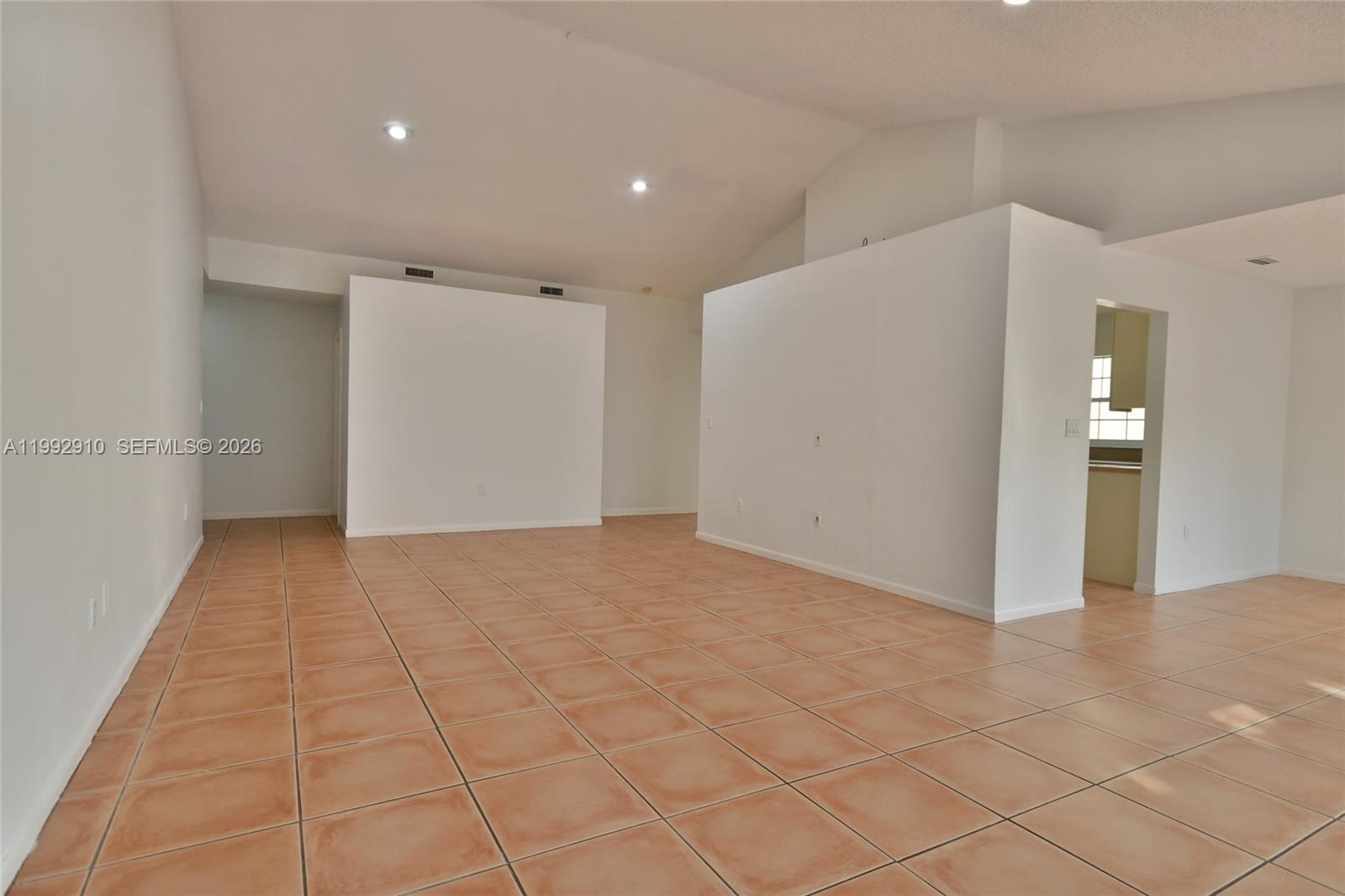 DORAL DUNES 1ST ADDN - Residential Lease