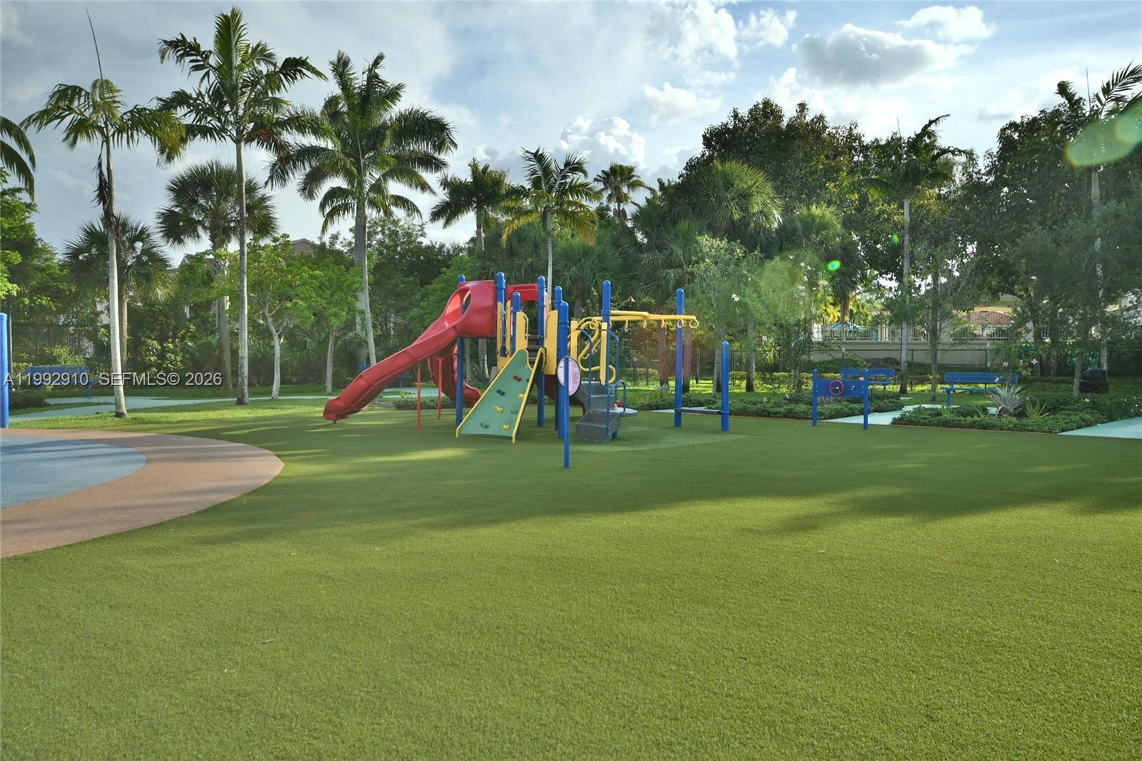 DORAL DUNES 1ST ADDN - Residential Lease