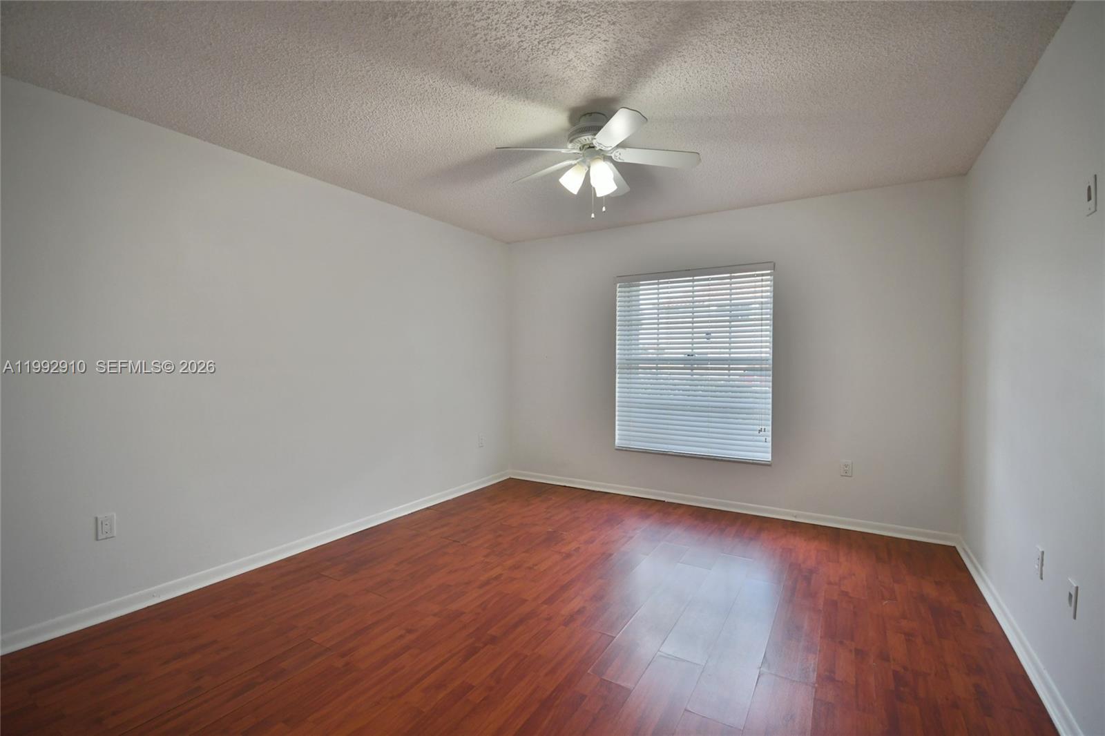 DORAL DUNES 1ST ADDN - Residential Lease