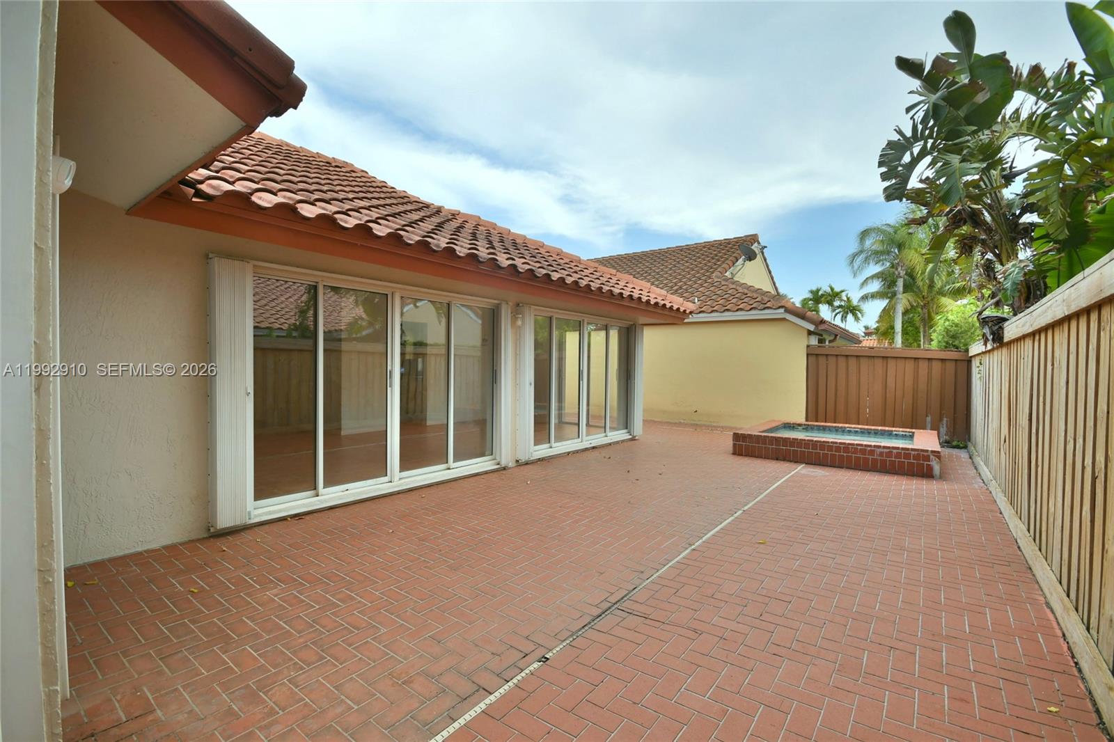 DORAL DUNES 1ST ADDN - Residential Lease
