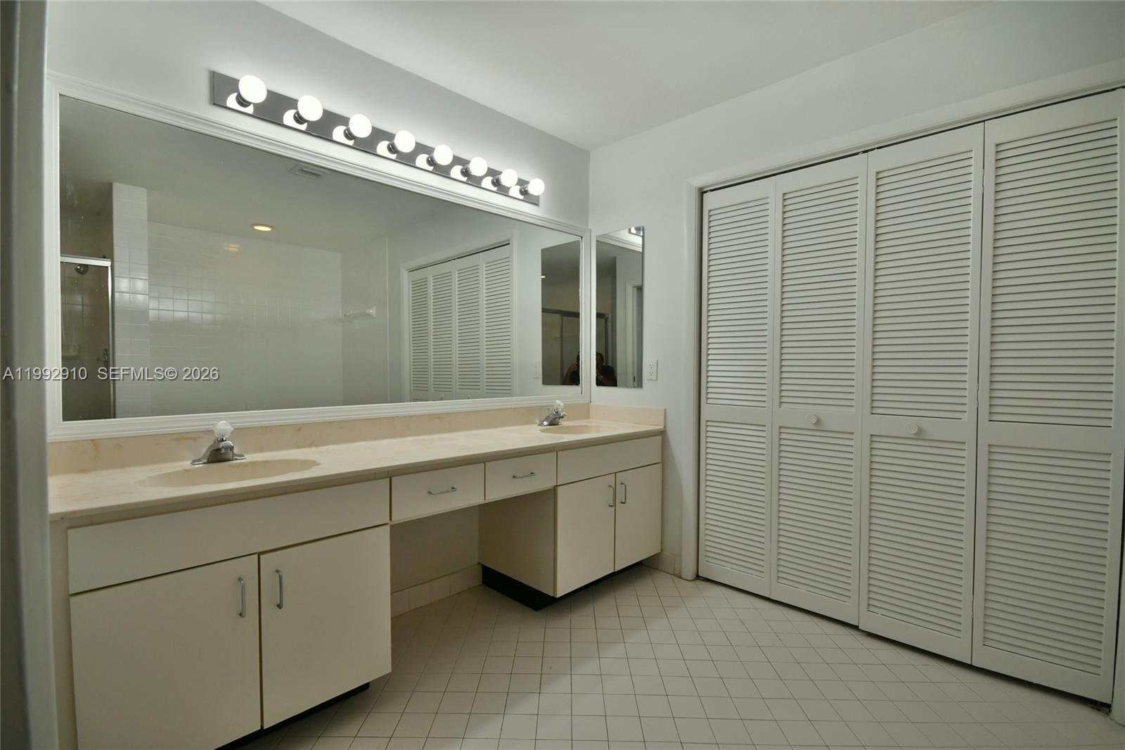 DORAL DUNES 1ST ADDN - Residential Lease