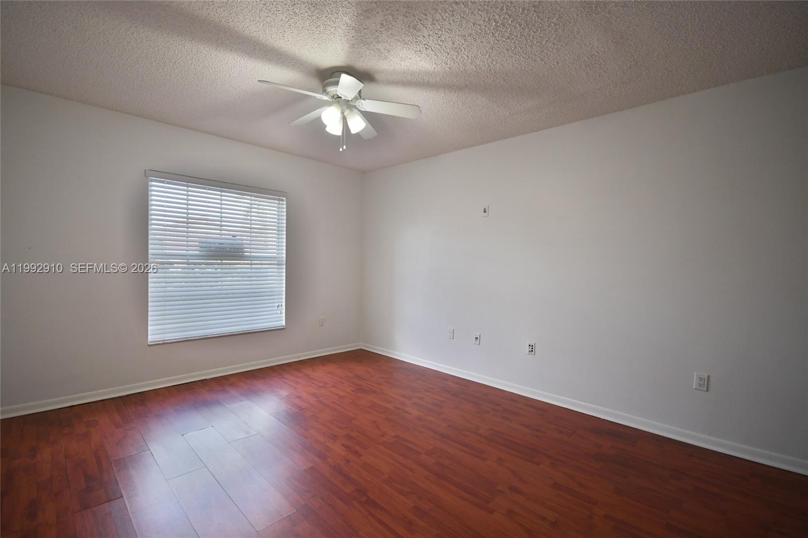 DORAL DUNES 1ST ADDN - Residential Lease