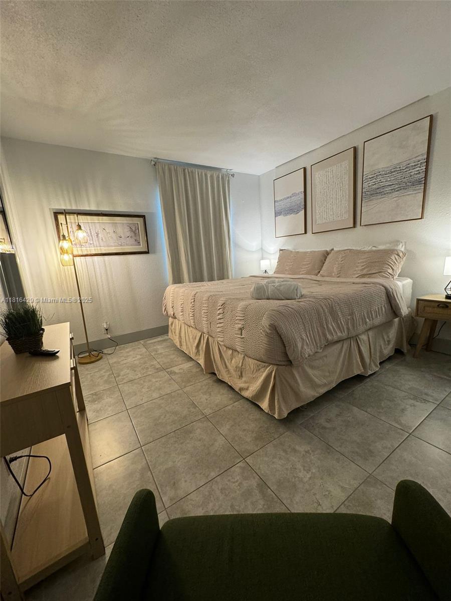 ESTATES OF SOUTH PALM BEA - Residential Lease