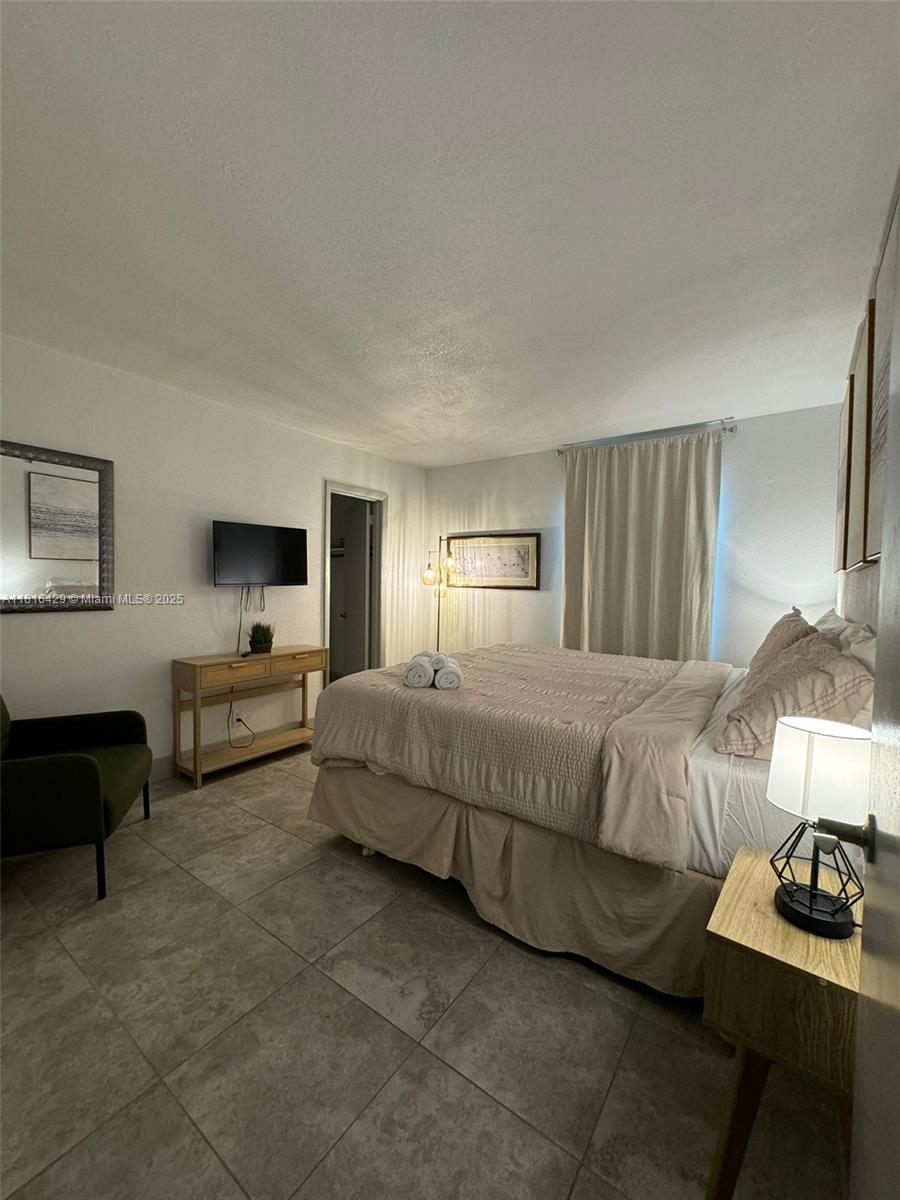 ESTATES OF SOUTH PALM BEA - Residential Lease