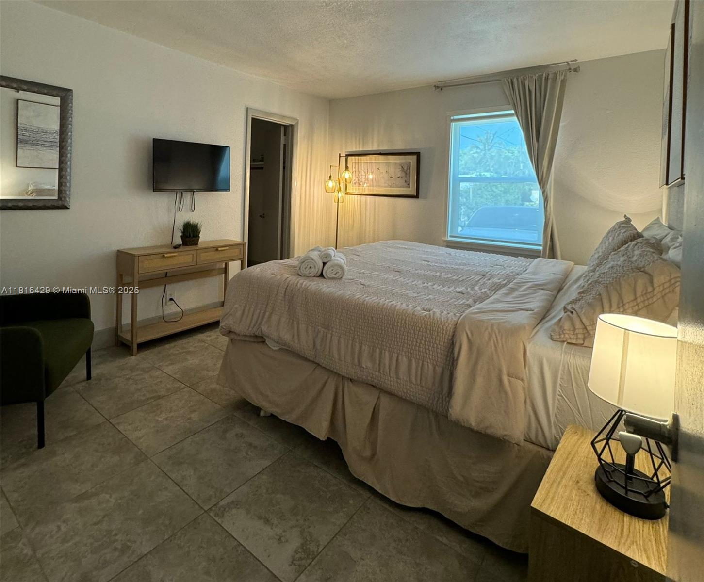 ESTATES OF SOUTH PALM BEA - Residential Lease