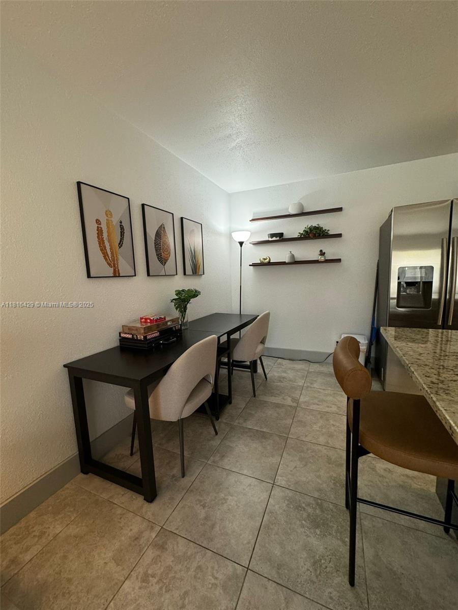 ESTATES OF SOUTH PALM BEA - Residential Lease