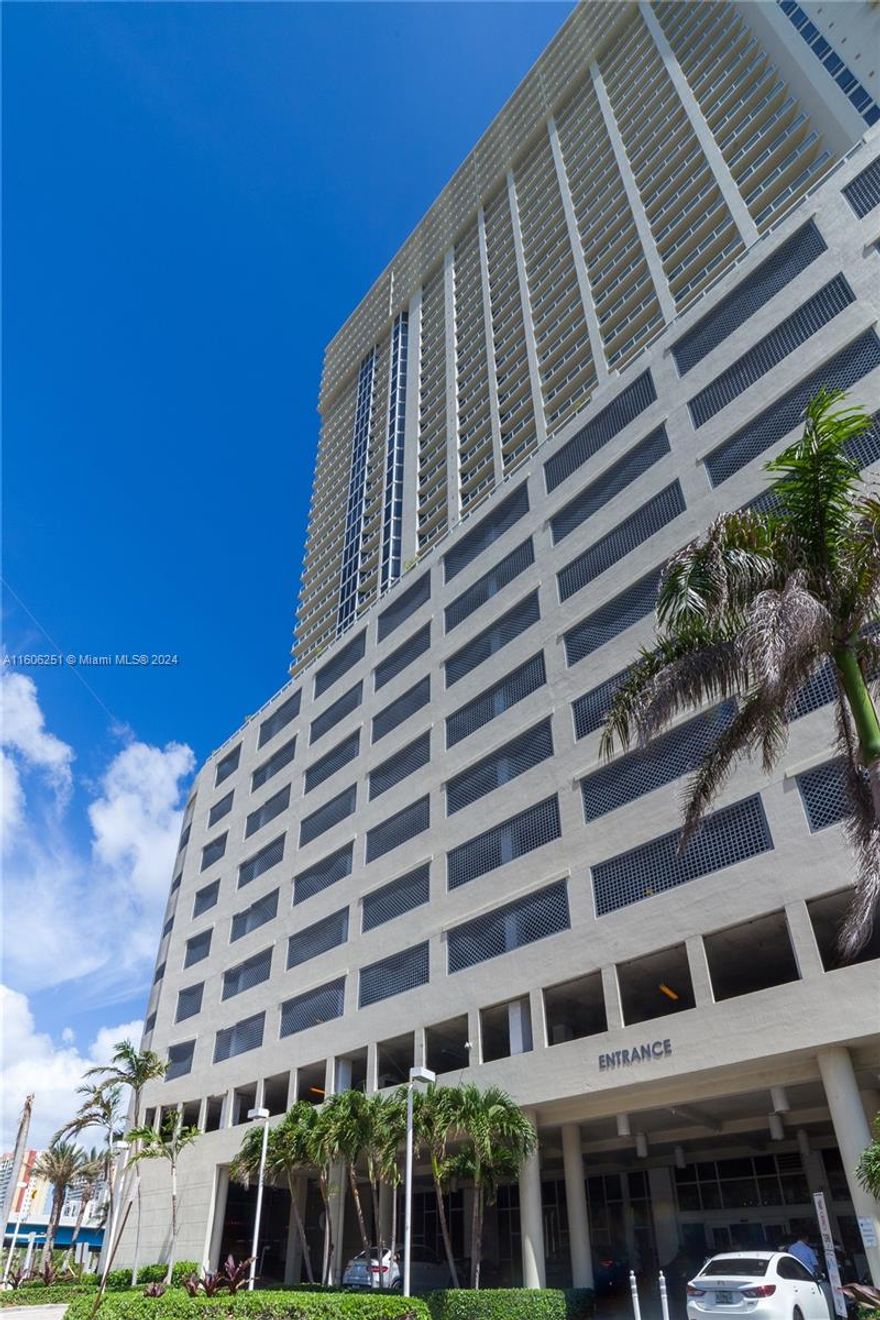 AMAZING SPACIOUS REMODELED APARTMENT WITH PANORAMIC VIEWS OF OCEAN AND INTRACOASTAL. ENJOY SUNSETS AND SUNRISES FROM THE 37TH FLOOR. THE BUILDING IS LOCATED ON THE BEACH CLOSE TO ALL THE SHOPPING PLAZAS, RESTAURANTS, PARKS AND SCHOOLS! THE SHORT TERM LICENSE IS STR-00268. AVAILABLE  AFTER 8/25/25 TILL 11/25/25, AND AFTER 12/29/25
