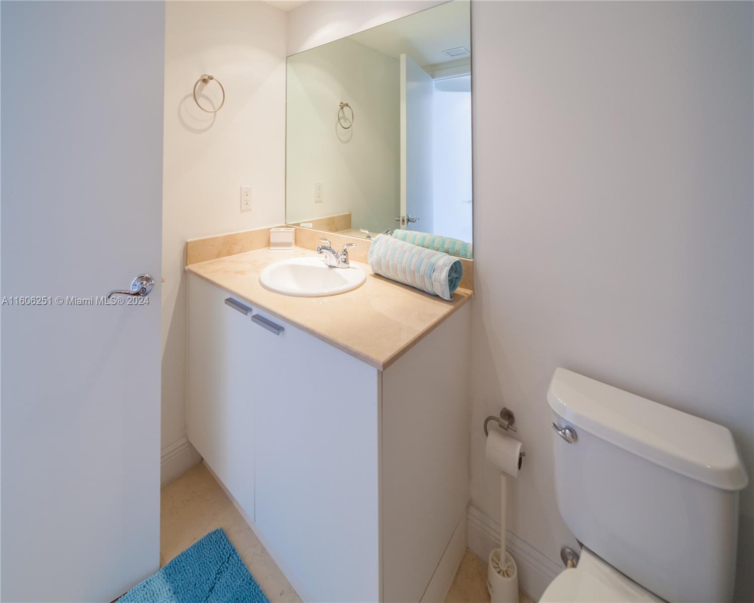 LA PERLA CONDO - Residential Lease