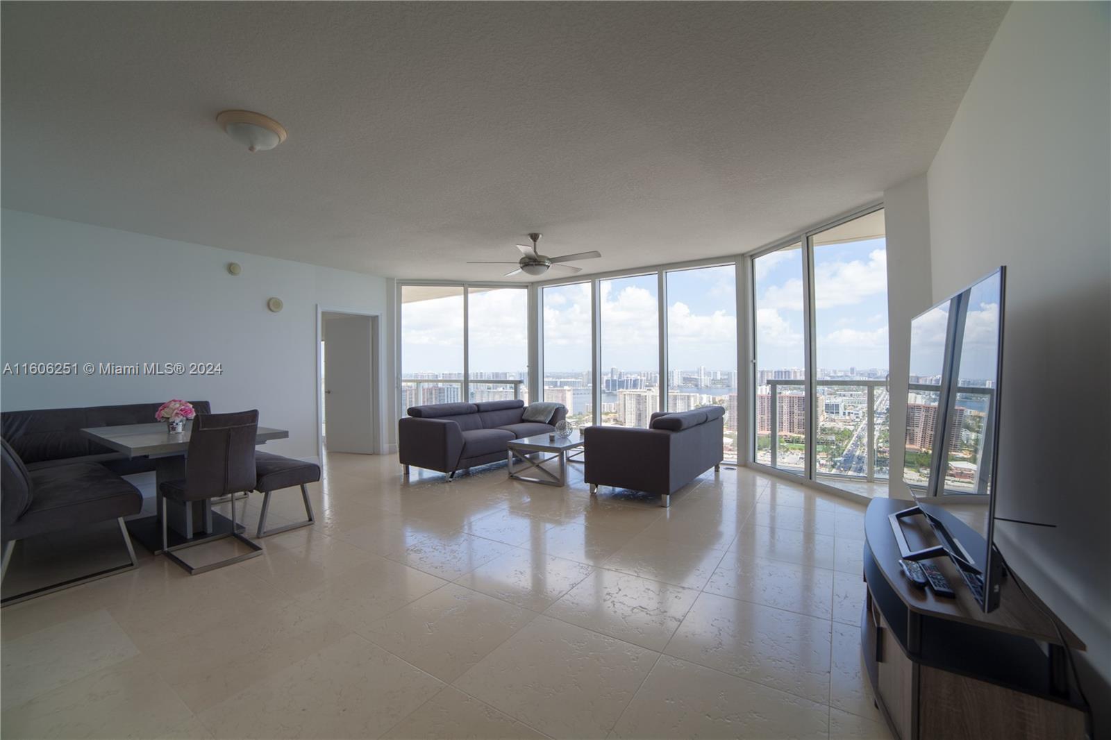 LA PERLA CONDO - Residential Lease