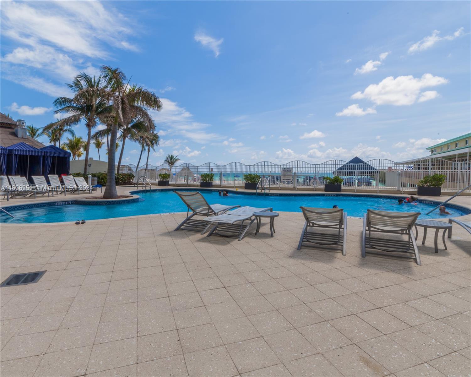 LA PERLA CONDO - Residential Lease