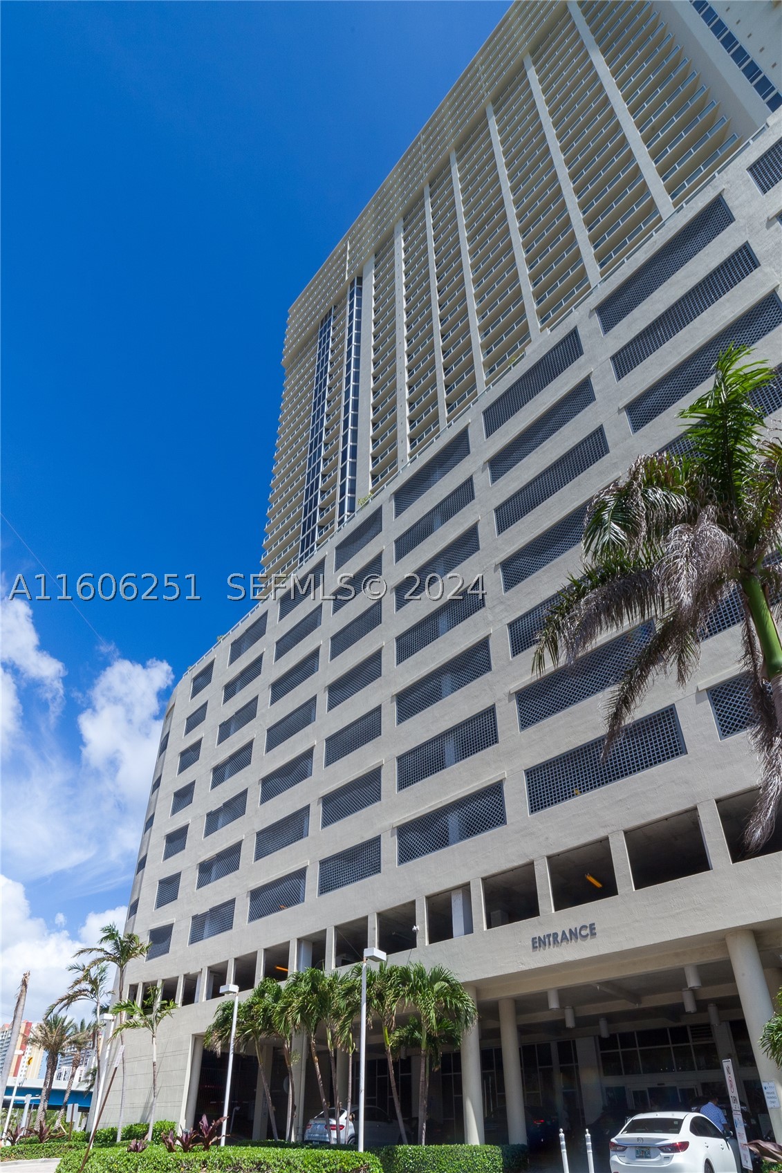 Photo 1 of 27 — 16699 Collins Ave(avlbnow) 3707, Sunny Isles Beach, FL 33160