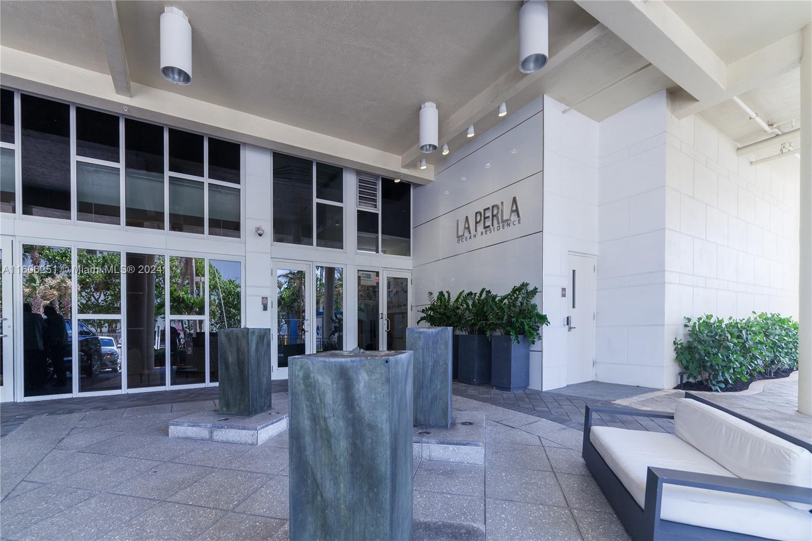 LA PERLA CONDO - Residential Lease