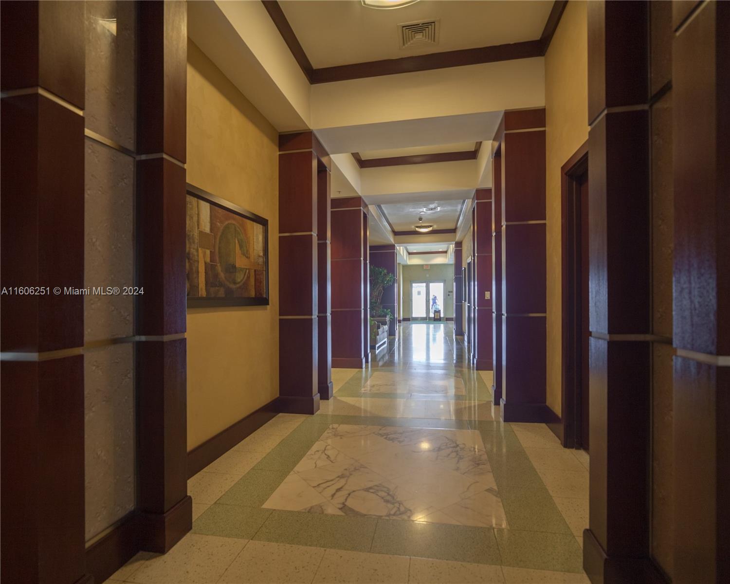 LA PERLA CONDO - Residential Lease