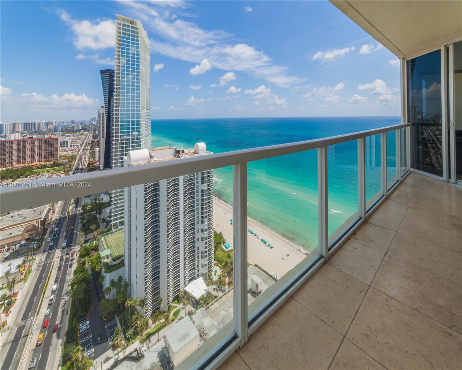 LA PERLA CONDO - Residential Lease
